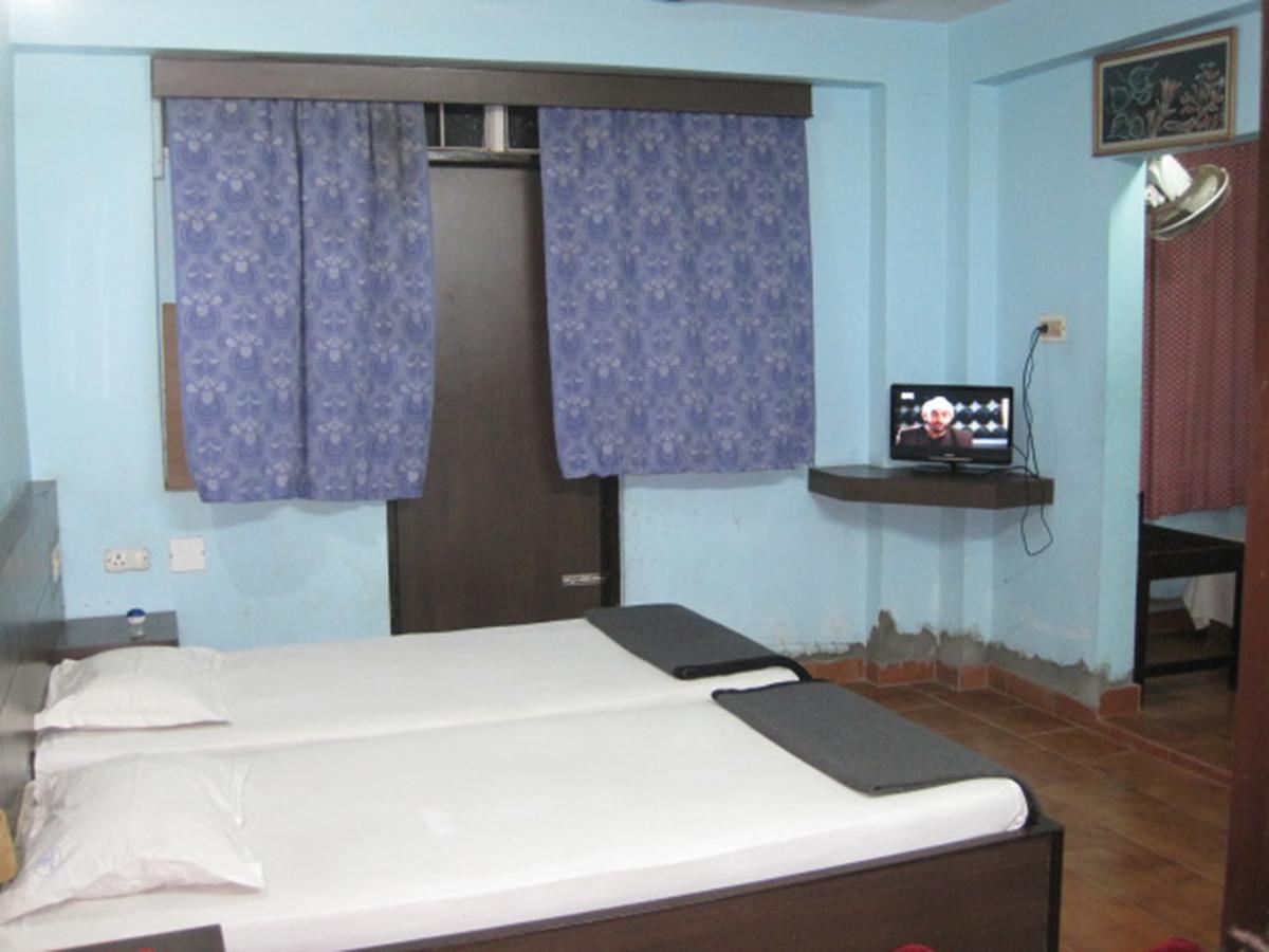 Hotel Arya Palace Puri Eksteriør bilde